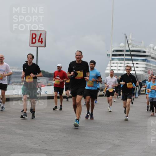 13.09.2026 - Kiel Lauf Andreas Tolksdorf http://msf.ph/oto/10467380 13.09.2026 12:07:57 Kiellinie 4, 86, 39, 31, 10249, 1747, 3 meine-sportfotos.de