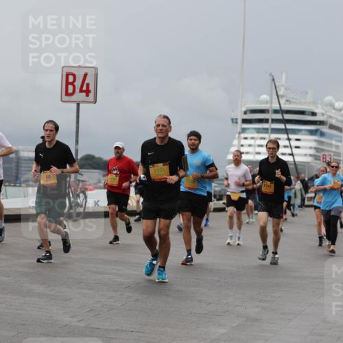 13.09.2026 - Kiel Lauf Andreas Tolksdorf http://msf.ph/oto/10467392 13.09.2026 12:07:57 Kiellinie 4, 86, 1131, 10249, 1747, 3 meine-sportfotos.de