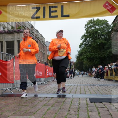 13.09.2026 - Kiel Lauf Yannick Fuchs http://msf.ph/oto/10467394 13.09.2026 10:04:57 Ziel 5493, 5495, 5050, 11874 meine-sportfotos.de