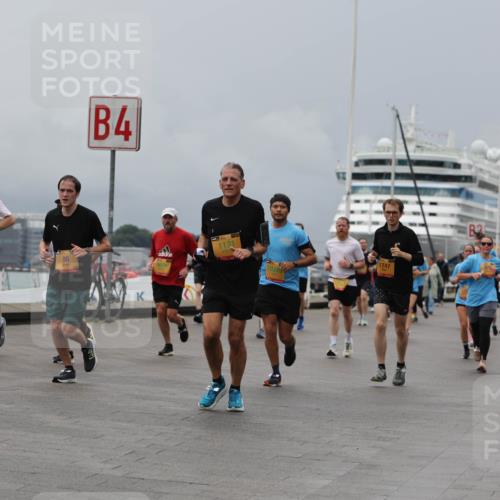 13.09.2026 - Kiel Lauf Andreas Tolksdorf http://msf.ph/oto/10467395 13.09.2026 12:07:57 Kiellinie 86, 4, 1131, 1024, 1747 meine-sportfotos.de
