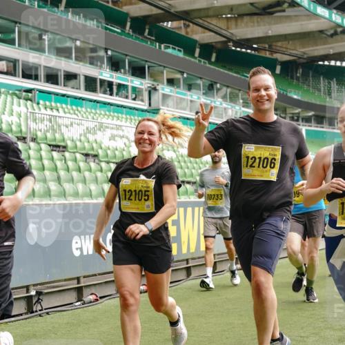 13.09.2026 - 21. swb-Marathon Bremen Michael Burmester http://msf.ph/oto/10467400 13.09.2026 10:35:53 Laufen im Stadion 10093, 10144, 10147, 10152, 10157, 10160, 10173, 10175, 10181, 10182, 10185, 10187, 10195, 10245, 10251, 10263, 10272, 10275, 10278, 10291, 10306, 10309, 10338, 10357, 10367, 10368, 10369, 10377, 10382, 10390, 10403, 10409, 10411, 10420, 10427, 10429, 10439, 10473, 10477, 10481, 10485, 10492, 10528, 10531, 10559, 10560, 10569, 10607, 10617, 10636, 10639, 10669, 10671, 10672, 10677, 10715, 10928, 11162, 11343, 11803, 11965, 10146, 10222 meine-sportfotos.de
