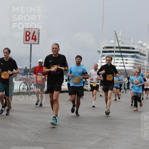 13.09.2026 - Kiel Lauf Andreas Tolksdorf http://msf.ph/oto/10467430 13.09.2026 12:07:58 Kiellinie 4, 86, 39, 10249, 1747 meine-sportfotos.de