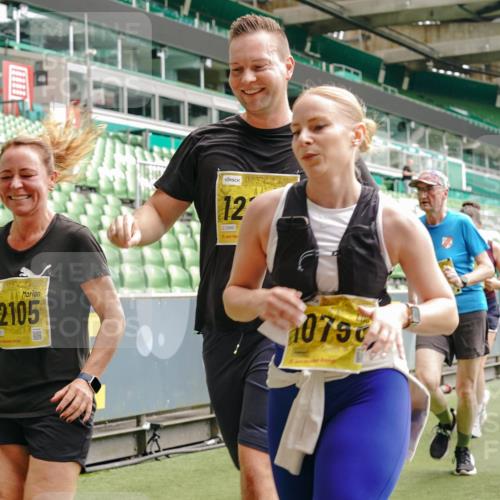 13.09.2026 - 21. swb-Marathon Bremen Michael Burmester http://msf.ph/oto/10467499 13.09.2026 10:35:54 Laufen im Stadion 10093, 10144, 10147, 10152, 10157, 10160, 10173, 10175, 10181, 10182, 10185, 10187, 10195, 10245, 10251, 10257, 10263, 10272, 10275, 10278, 10291, 10306, 10309, 10338, 10357, 10367, 10368, 10369, 10377, 10382, 10390, 10403, 10409, 10411, 10420, 10427, 10429, 10439, 10473, 10477, 10481, 10485, 10492, 10528, 10531, 10559, 10560, 10569, 10607, 10617, 10636, 10639, 10669, 10671, 10672, 10677, 10715, 10928, 11162, 11803, 11965, 10146, 10222 meine-sportfotos.de