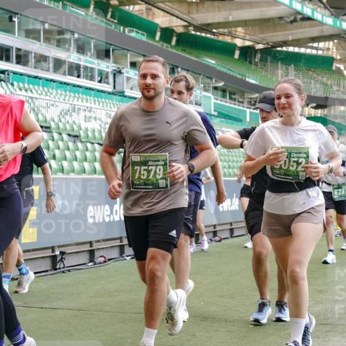 13.09.2026 - 21. swb-Marathon Bremen Michael Burmester http://msf.ph/oto/10467506 13.09.2026 13:13:38 Laufen im Stadion 118, 183, 270, 278, 349, 460, 514, 576, 600, 631, 695, 702, 768, 933, 950, 956, 1005, 1143, 1286, 1334, 1392, 1408, 1426, 1573, 1596, 1641, 1991, 2005, 2024, 2035, 2079, 2233, 2264, 2387, 2412, 2439, 2457, 2461, 2478, 2505, 2521, 2540, 2564, 2612, 2665, 2684, 2693, 2765, 2773, 2792, 2815, 2816, 2829, 2860, 2884, 2887, 2895, 2921, 2963, 2966, 2972, 2975, 3016, 3111, 3155, 3209, 3253, 3277, 3293, 3304, 3313, 3378, 3405, 3428, 3434, 3653, 3661 meine-sportfotos.de