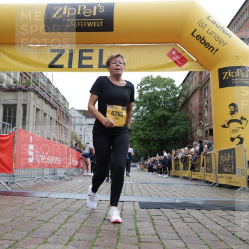 13.09.2026 - Kiel Lauf Yannick Fuchs http://msf.ph/oto/10467507 13.09.2026 10:05:39 Ziel 4295, 6219, 10456, 10457, 5050, 11874, 6850, 10466 meine-sportfotos.de