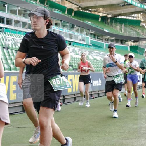 13.09.2026 - 21. swb-Marathon Bremen Michael Burmester http://msf.ph/oto/10467611 13.09.2026 13:13:39 Laufen im Stadion 118, 183, 270, 278, 349, 460, 514, 576, 600, 631, 695, 702, 768, 933, 950, 956, 1005, 1143, 1286, 1334, 1392, 1408, 1426, 1573, 1596, 1641, 1819, 1991, 2005, 2024, 2035, 2079, 2233, 2264, 2387, 2412, 2439, 2457, 2461, 2478, 2505, 2521, 2540, 2564, 2612, 2665, 2684, 2693, 2765, 2773, 2792, 2815, 2816, 2829, 2860, 2884, 2887, 2895, 2921, 2963, 2966, 2972, 2975, 3016, 3111, 3155, 3209, 3253, 3277, 3293, 3304, 3313, 3378, 3405, 3428, 3434, 3653, 3661 meine-sportfotos.de