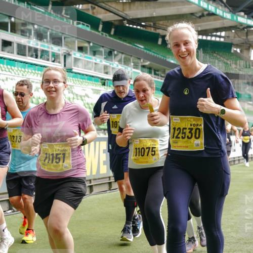 13.09.2026 - 21. swb-Marathon Bremen Michael Burmester http://msf.ph/oto/10467637 13.09.2026 10:35:56 Laufen im Stadion 10093, 10144, 10147, 10152, 10157, 10160, 10173, 10175, 10181, 10182, 10185, 10187, 10195, 10245, 10251, 10257, 10263, 10272, 10275, 10278, 10291, 10306, 10309, 10338, 10357, 10367, 10368, 10369, 10377, 10382, 10390, 10403, 10409, 10411, 10420, 10427, 10429, 10439, 10473, 10477, 10481, 10485, 10492, 10528, 10531, 10559, 10560, 10569, 10607, 10617, 10636, 10639, 10671, 10672, 10677, 10715, 10928, 11162, 11803, 11965, 10146, 10222 meine-sportfotos.de