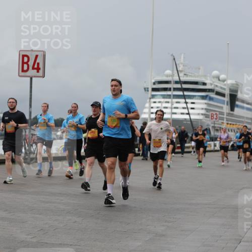 13.09.2026 - Kiel Lauf Andreas Tolksdorf http://msf.ph/oto/10467672 13.09.2026 12:08:05 Kiellinie 308, 4, 128, 12434, 3 meine-sportfotos.de