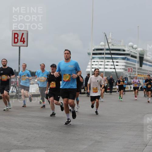 13.09.2026 - Kiel Lauf Andreas Tolksdorf http://msf.ph/oto/10467680 13.09.2026 12:08:05 Kiellinie 3083, 4, 5892, 128, 12434, 3 meine-sportfotos.de
