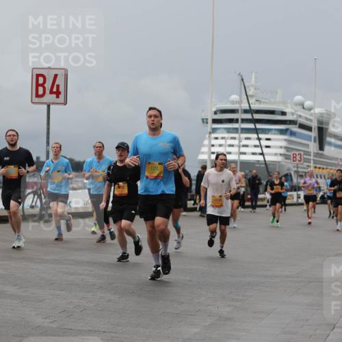 13.09.2026 - Kiel Lauf Andreas Tolksdorf http://msf.ph/oto/10467682 13.09.2026 12:08:06 Kiellinie 39, 3083, 4, 128, 12434, 3 meine-sportfotos.de