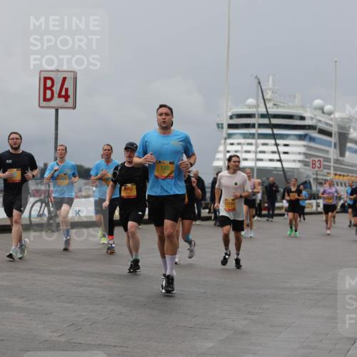 13.09.2026 - Kiel Lauf Andreas Tolksdorf http://msf.ph/oto/10467684 13.09.2026 12:08:06 Kiellinie 4, 892, 128, 12434, 3 meine-sportfotos.de
