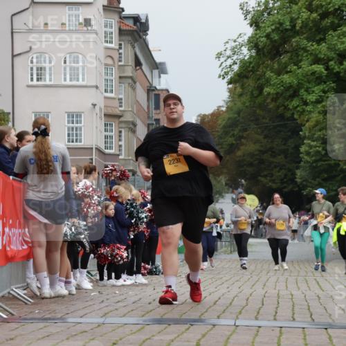 13.09.2026 - Kiel Lauf Yannick Fuchs http://msf.ph/oto/10467692 13.09.2026 10:07:29 Ziel 2237, 1389, 2347, 11296, 12055, 12056 meine-sportfotos.de