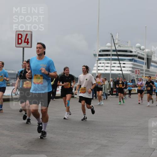 13.09.2026 - Kiel Lauf Andreas Tolksdorf http://msf.ph/oto/10467705 13.09.2026 12:08:07 Kiellinie 4, 5892, 128, 12434, 3 meine-sportfotos.de