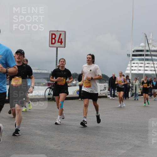 13.09.2026 - Kiel Lauf Andreas Tolksdorf http://msf.ph/oto/10467765 13.09.2026 12:08:08 Kiellinie 128, 5892, 4, 223, 12434, 3 meine-sportfotos.de