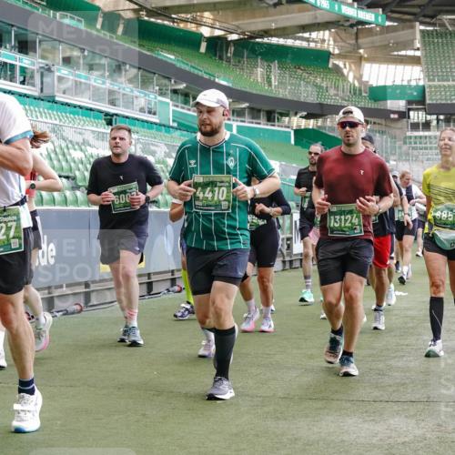 13.09.2026 - 21. swb-Marathon Bremen Michael Burmester http://msf.ph/oto/10467777 13.09.2026 13:13:40 Laufen im Stadion 118, 183, 270, 278, 349, 460, 514, 576, 600, 631, 695, 702, 768, 933, 950, 956, 1005, 1143, 1286, 1334, 1392, 1408, 1426, 1573, 1596, 1641, 1818, 1819, 1991, 2005, 2024, 2035, 2079, 2233, 2264, 2387, 2412, 2439, 2457, 2461, 2478, 2505, 2521, 2540, 2564, 2612, 2665, 2684, 2693, 2765, 2773, 2792, 2815, 2816, 2829, 2860, 2884, 2887, 2895, 2921, 2963, 2966, 2972, 2975, 3016, 3111, 3155, 3209, 3253, 3277, 3293, 3304, 3313, 3378, 3405, 3428, 3434, 3653, 3661 meine-sportfotos.de