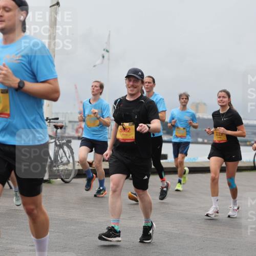 13.09.2026 - Kiel Lauf Andreas Tolksdorf http://msf.ph/oto/10467781 13.09.2026 12:08:09 Kiellinie 128, 5892, 2225, 4, 12434 meine-sportfotos.de