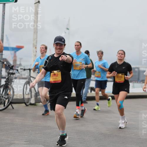 13.09.2026 - Kiel Lauf Andreas Tolksdorf http://msf.ph/oto/10467796 13.09.2026 12:08:09 Kiellinie 5892, 2223, 12434, 4 meine-sportfotos.de