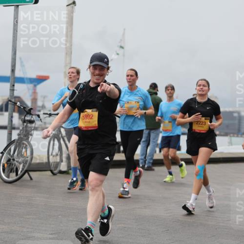 13.09.2026 - Kiel Lauf Andreas Tolksdorf http://msf.ph/oto/10467799 13.09.2026 12:08:09 Kiellinie 5892, 2223, 12434, 4 meine-sportfotos.de