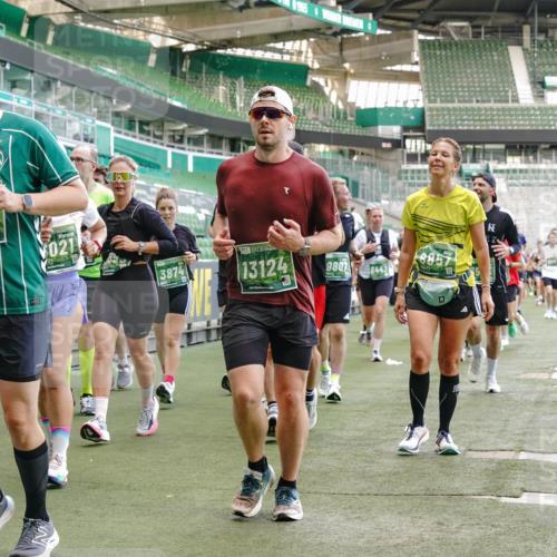 13.09.2026 - 21. swb-Marathon Bremen Michael Burmester http://msf.ph/oto/10467882 13.09.2026 13:13:41 Laufen im Stadion 118, 183, 270, 278, 349, 460, 514, 576, 600, 631, 695, 702, 768, 933, 950, 956, 1005, 1143, 1286, 1334, 1392, 1408, 1426, 1573, 1596, 1641, 1818, 1819, 1991, 2005, 2024, 2035, 2079, 2233, 2264, 2387, 2412, 2439, 2457, 2461, 2478, 2505, 2521, 2540, 2564, 2612, 2665, 2684, 2693, 2765, 2773, 2792, 2815, 2816, 2829, 2860, 2884, 2887, 2895, 2921, 2963, 2966, 2972, 2975, 3016, 3111, 3155, 3209, 3253, 3277, 3293, 3304, 3313, 3378, 3405, 3428, 3434, 3653, 3661 meine-sportfotos.de