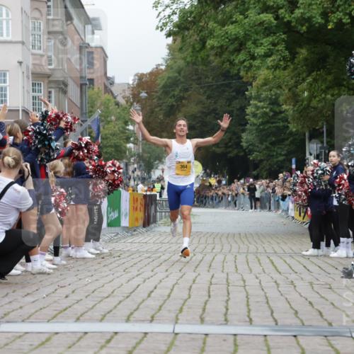 13.09.2026 - Kiel Lauf Yannick Fuchs http://msf.ph/oto/10468000 13.09.2026 10:17:50 Ziel 11389, 364 meine-sportfotos.de