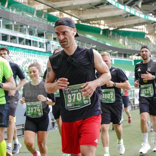 13.09.2026 - 21. swb-Marathon Bremen Michael Burmester http://msf.ph/oto/10468028 13.09.2026 13:13:44 Laufen im Stadion 118, 183, 270, 278, 349, 460, 514, 576, 600, 631, 695, 702, 768, 933, 950, 956, 1005, 1143, 1286, 1334, 1392, 1408, 1426, 1573, 1596, 1641, 1818, 1819, 1991, 2005, 2024, 2035, 2079, 2233, 2264, 2314, 2387, 2412, 2439, 2457, 2461, 2478, 2505, 2521, 2540, 2564, 2612, 2665, 2684, 2693, 2765, 2773, 2792, 2815, 2816, 2829, 2860, 2884, 2887, 2895, 2921, 2963, 2966, 2972, 2975, 3016, 3111, 3155, 3209, 3253, 3277, 3293, 3304, 3313, 3378, 3405, 3428, 3434, 3653, 3661 meine-sportfotos.de