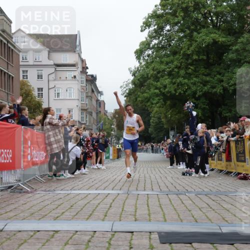 13.09.2026 - Kiel Lauf Yannick Fuchs http://msf.ph/oto/10468075 13.09.2026 10:17:53 Ziel 11389, 364, 364 meine-sportfotos.de