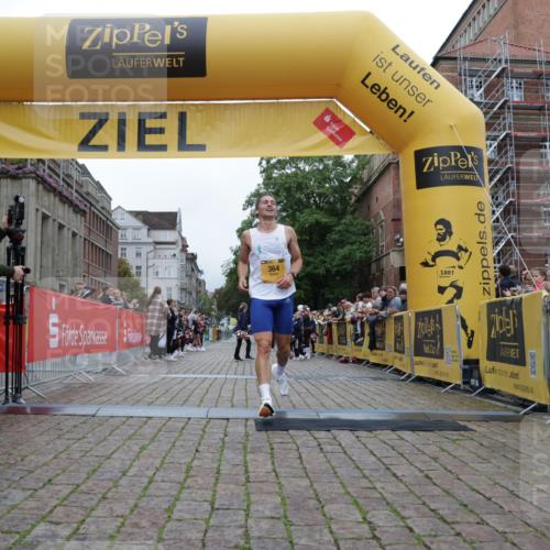 13.09.2026 - Kiel Lauf Yannick Fuchs http://msf.ph/oto/10468176 13.09.2026 10:17:55 Ziel 11389, 364 meine-sportfotos.de