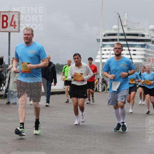 13.09.2026 - Kiel Lauf Andreas Tolksdorf http://msf.ph/oto/10468226 13.09.2026 12:08:32 Kiellinie 4, 8625, 1128, 7109, 828, 3 meine-sportfotos.de