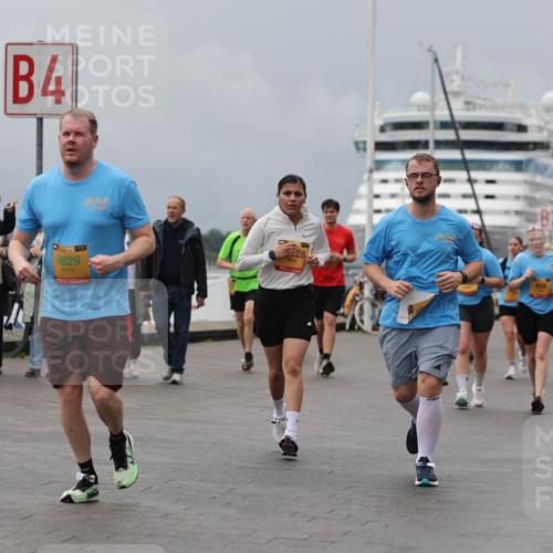 13.09.2026 - Kiel Lauf Andreas Tolksdorf http://msf.ph/oto/10468234 13.09.2026 12:08:32 Kiellinie 4313, 4, 35, 8629, 28, 3, 828 meine-sportfotos.de