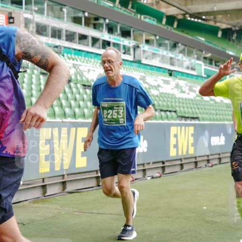 13.09.2026 - 21. swb-Marathon Bremen Michael Burmester http://msf.ph/oto/10468236 13.09.2026 12:57:34 Laufen im Stadion 141, 334, 431, 511, 672, 769, 776, 789, 790, 857, 876, 909, 926, 948, 1010, 1119, 1130, 1191, 1199, 1254, 1281, 1535, 1601, 1642, 1647, 1752, 1809, 1881, 1900, 1933, 1972, 2001, 2040, 2046, 2051, 2075, 2324, 2371, 2397, 2402, 2423, 2473, 2493, 2535, 2634, 2640, 2671, 2761, 2812, 2903, 2904, 2948, 3051, 3078, 3119, 3138, 3148, 3182, 3186, 3202, 3290, 3319, 3338, 3348, 3450, 3458, 3514, 3534, 3560, 3634, 3655, 3685, 3690, 3695, 3760, 3813, 3866, 3933, 3939, 4101, 4316, 4319 meine-sportfotos.de