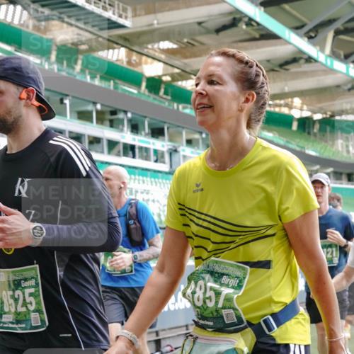 13.09.2026 - 21. swb-Marathon Bremen Michael Burmester http://msf.ph/oto/10468258 13.09.2026 13:13:46 Laufen im Stadion 118, 183, 270, 278, 349, 460, 514, 576, 600, 631, 695, 702, 768, 933, 950, 956, 1005, 1008, 1143, 1286, 1334, 1392, 1408, 1426, 1573, 1596, 1641, 1818, 1819, 1991, 2005, 2024, 2035, 2079, 2233, 2264, 2314, 2387, 2412, 2439, 2457, 2461, 2478, 2505, 2521, 2540, 2564, 2612, 2665, 2684, 2693, 2765, 2773, 2792, 2815, 2816, 2829, 2838, 2860, 2884, 2887, 2895, 2921, 2963, 2966, 2972, 2975, 2978, 3016, 3111, 3155, 3209, 3253, 3277, 3293, 3304, 3313, 3378, 3405, 3428, 3434, 3653, 3661 meine-sportfotos.de