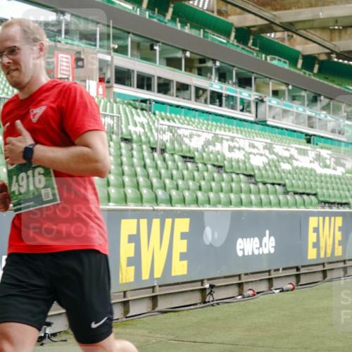 13.09.2026 - 21. swb-Marathon Bremen Michael Burmester http://msf.ph/oto/10468324 13.09.2026 12:57:36 Laufen im Stadion 141, 334, 431, 511, 672, 769, 776, 789, 790, 857, 876, 909, 948, 1010, 1119, 1130, 1191, 1199, 1254, 1281, 1535, 1601, 1642, 1647, 1752, 1809, 1881, 1900, 1933, 1972, 2001, 2040, 2046, 2051, 2075, 2324, 2371, 2397, 2402, 2423, 2425, 2473, 2493, 2535, 2634, 2640, 2671, 2761, 2812, 2903, 2904, 2948, 3051, 3078, 3138, 3148, 3182, 3186, 3202, 3290, 3319, 3338, 3348, 3450, 3458, 3514, 3534, 3560, 3634, 3655, 3685, 3690, 3695, 3760, 3813, 3866, 3933, 3939, 4101, 4316, 4319 meine-sportfotos.de