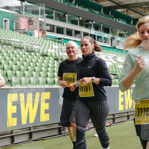 13.09.2026 - 21. swb-Marathon Bremen Michael Burmester http://msf.ph/oto/10468433 13.09.2026 10:36:04 Laufen im Stadion 10092, 10093, 10144, 10152, 10153, 10154, 10157, 10160, 10173, 10175, 10181, 10182, 10185, 10187, 10195, 10198, 10237, 10245, 10251, 10257, 10263, 10272, 10275, 10278, 10291, 10296, 10306, 10309, 10338, 10357, 10367, 10368, 10369, 10377, 10382, 10390, 10403, 10409, 10411, 10420, 10427, 10429, 10439, 10473, 10477, 10481, 10485, 10492, 10497, 10528, 10531, 10559, 10560, 10569, 10607, 10613, 10617, 10633, 10636, 10647, 10648, 10671, 10672, 10677, 10715, 10928 meine-sportfotos.de
