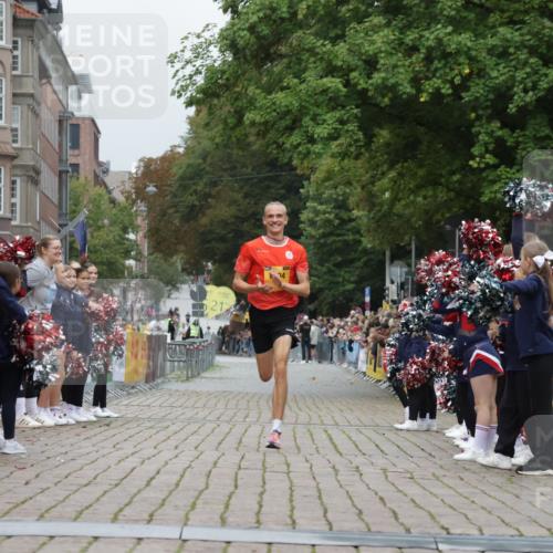 13.09.2026 - Kiel Lauf Yannick Fuchs http://msf.ph/oto/10468446 13.09.2026 10:18:57 Ziel 2539, 6604, 6604 meine-sportfotos.de