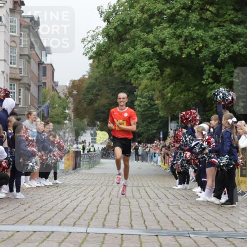 13.09.2026 - Kiel Lauf Yannick Fuchs http://msf.ph/oto/10468450 13.09.2026 10:18:57 Ziel 2539, 6604, 6604 meine-sportfotos.de