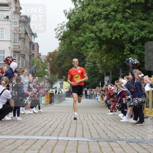 13.09.2026 - Kiel Lauf Yannick Fuchs http://msf.ph/oto/10468459 13.09.2026 10:18:58 Ziel 2539, 6604, 6604 meine-sportfotos.de