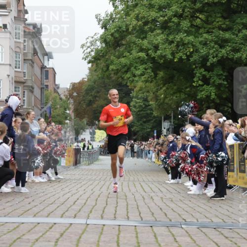 13.09.2026 - Kiel Lauf Yannick Fuchs http://msf.ph/oto/10468463 13.09.2026 10:18:58 Ziel 2539, 6604, 6604 meine-sportfotos.de