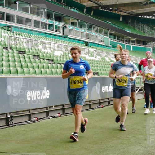 13.09.2026 - 21. swb-Marathon Bremen Michael Burmester http://msf.ph/oto/10468534 13.09.2026 10:36:05 Laufen im Stadion 10092, 10093, 10144, 10152, 10153, 10154, 10157, 10160, 10173, 10175, 10181, 10182, 10185, 10187, 10195, 10198, 10237, 10245, 10251, 10257, 10263, 10272, 10275, 10278, 10291, 10296, 10306, 10309, 10338, 10357, 10369, 10377, 10382, 10390, 10403, 10409, 10411, 10420, 10427, 10429, 10439, 10473, 10477, 10481, 10485, 10492, 10497, 10528, 10531, 10559, 10560, 10569, 10607, 10613, 10617, 10633, 10636, 10647, 10648, 10671, 10672, 10677, 10715, 10928 meine-sportfotos.de