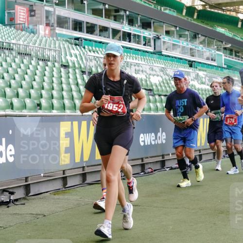 13.09.2026 - 21. swb-Marathon Bremen Michael Burmester http://msf.ph/oto/10468542 13.09.2026 13:13:50 Laufen im Stadion 118, 183, 270, 278, 349, 460, 514, 576, 600, 631, 695, 702, 768, 933, 950, 956, 1005, 1008, 1143, 1286, 1334, 1392, 1408, 1426, 1573, 1596, 1641, 1818, 1819, 1991, 2005, 2024, 2035, 2079, 2233, 2264, 2314, 2387, 2412, 2439, 2457, 2461, 2478, 2505, 2521, 2540, 2564, 2612, 2665, 2684, 2693, 2765, 2773, 2792, 2815, 2816, 2829, 2838, 2860, 2884, 2887, 2895, 2921, 2963, 2966, 2972, 2975, 2978, 3016, 3111, 3155, 3209, 3253, 3277, 3293, 3304, 3313, 3378, 3405, 3428, 3434, 3653, 3661 meine-sportfotos.de