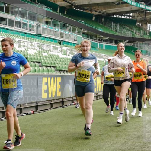 13.09.2026 - 21. swb-Marathon Bremen Michael Burmester http://msf.ph/oto/10468569 13.09.2026 10:36:06 Laufen im Stadion 10092, 10093, 10144, 10152, 10153, 10154, 10157, 10160, 10173, 10175, 10181, 10182, 10185, 10187, 10195, 10198, 10237, 10245, 10251, 10257, 10263, 10272, 10275, 10278, 10291, 10296, 10306, 10309, 10338, 10357, 10369, 10377, 10382, 10390, 10403, 10409, 10411, 10420, 10427, 10429, 10439, 10473, 10477, 10481, 10485, 10492, 10497, 10528, 10531, 10559, 10560, 10569, 10607, 10613, 10617, 10633, 10636, 10647, 10648, 10671, 10672, 10677, 10715, 10928 meine-sportfotos.de