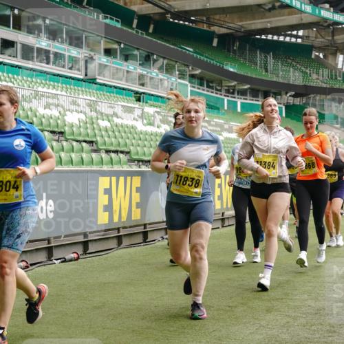 13.09.2026 - 21. swb-Marathon Bremen Michael Burmester http://msf.ph/oto/10468592 13.09.2026 10:36:06 Laufen im Stadion 10092, 10093, 10144, 10152, 10153, 10154, 10157, 10160, 10173, 10175, 10181, 10182, 10185, 10187, 10195, 10198, 10237, 10245, 10251, 10257, 10263, 10272, 10275, 10278, 10291, 10296, 10306, 10309, 10338, 10357, 10369, 10377, 10382, 10390, 10403, 10409, 10411, 10420, 10427, 10429, 10439, 10473, 10477, 10481, 10485, 10492, 10497, 10528, 10531, 10559, 10560, 10569, 10607, 10613, 10617, 10633, 10636, 10647, 10648, 10671, 10672, 10677, 10715, 10928 meine-sportfotos.de
