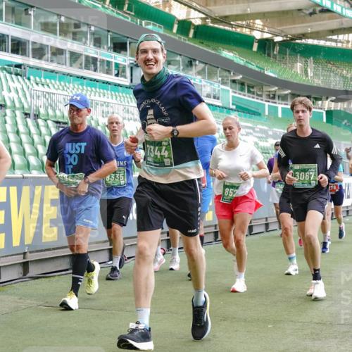 13.09.2026 - 21. swb-Marathon Bremen Michael Burmester http://msf.ph/oto/10468602 13.09.2026 13:13:51 Laufen im Stadion 118, 183, 270, 278, 349, 460, 514, 576, 600, 631, 695, 702, 768, 933, 950, 956, 1005, 1008, 1143, 1286, 1334, 1392, 1408, 1426, 1573, 1596, 1641, 1818, 1819, 1991, 2005, 2024, 2035, 2079, 2233, 2264, 2314, 2387, 2412, 2439, 2457, 2461, 2478, 2505, 2521, 2540, 2564, 2612, 2665, 2684, 2693, 2765, 2773, 2792, 2815, 2816, 2829, 2838, 2860, 2884, 2887, 2895, 2921, 2963, 2966, 2972, 2975, 2978, 3016, 3111, 3209, 3253, 3277, 3293, 3304, 3313, 3378, 3405, 3428, 3434, 3653, 3661 meine-sportfotos.de