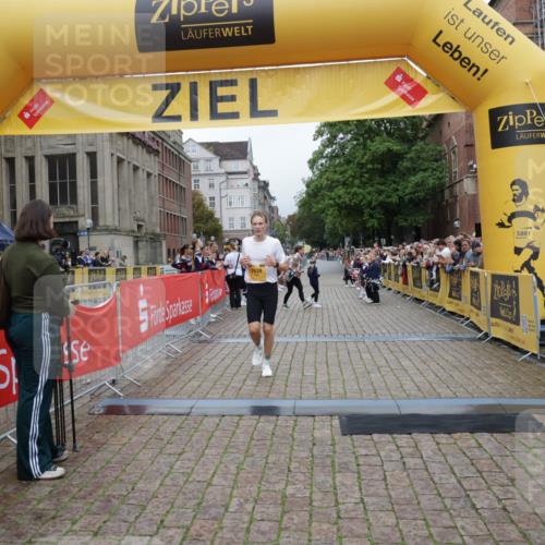 13.09.2026 - Kiel Lauf Yannick Fuchs http://msf.ph/oto/10468611 13.09.2026 10:19:25 Ziel 2539, 2539 meine-sportfotos.de