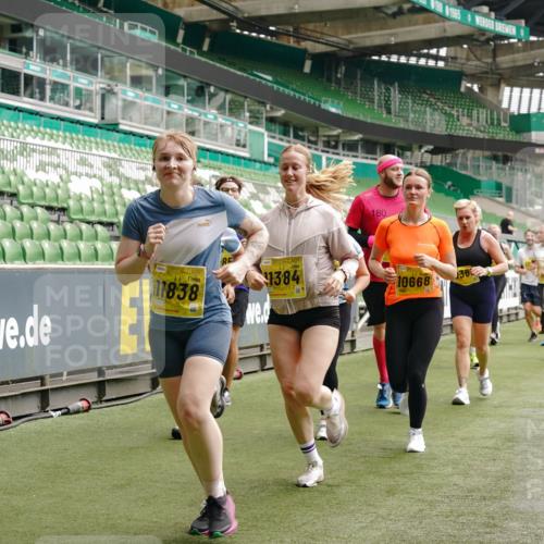 13.09.2026 - 21. swb-Marathon Bremen Michael Burmester http://msf.ph/oto/10468616 13.09.2026 10:36:07 Laufen im Stadion 10092, 10093, 10144, 10152, 10153, 10154, 10157, 10160, 10173, 10175, 10181, 10182, 10185, 10187, 10195, 10198, 10237, 10245, 10251, 10257, 10263, 10272, 10275, 10278, 10291, 10296, 10306, 10309, 10338, 10357, 10377, 10382, 10390, 10403, 10409, 10411, 10420, 10427, 10429, 10439, 10473, 10477, 10481, 10485, 10492, 10497, 10500, 10528, 10531, 10559, 10560, 10569, 10607, 10613, 10617, 10633, 10636, 10647, 10648, 10671, 10672, 10677, 10715, 10928 meine-sportfotos.de