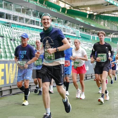 13.09.2026 - 21. swb-Marathon Bremen Michael Burmester http://msf.ph/oto/10468628 13.09.2026 13:13:51 Laufen im Stadion 118, 183, 270, 278, 349, 460, 514, 576, 600, 631, 695, 702, 768, 933, 950, 956, 1005, 1008, 1143, 1286, 1334, 1392, 1408, 1426, 1573, 1596, 1641, 1818, 1819, 1991, 2005, 2024, 2035, 2079, 2233, 2264, 2314, 2387, 2412, 2439, 2457, 2461, 2478, 2505, 2521, 2540, 2564, 2612, 2665, 2684, 2693, 2765, 2773, 2792, 2815, 2816, 2829, 2838, 2860, 2884, 2887, 2895, 2921, 2963, 2966, 2972, 2975, 2978, 3016, 3111, 3209, 3253, 3277, 3293, 3304, 3313, 3378, 3405, 3428, 3434, 3653, 3661 meine-sportfotos.de