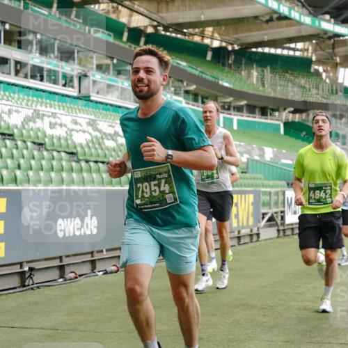 13.09.2026 - 21. swb-Marathon Bremen Michael Burmester http://msf.ph/oto/10468657 13.09.2026 12:57:43 Laufen im Stadion 141, 148, 334, 431, 511, 672, 769, 776, 789, 790, 857, 876, 909, 948, 1010, 1119, 1130, 1191, 1199, 1254, 1281, 1535, 1601, 1642, 1647, 1752, 1809, 1881, 1900, 1931, 1933, 1972, 2001, 2040, 2046, 2051, 2075, 2324, 2343, 2371, 2397, 2402, 2423, 2425, 2473, 2493, 2634, 2640, 2671, 2761, 2771, 2812, 2903, 2904, 3051, 3078, 3138, 3148, 3182, 3186, 3319, 3338, 3450, 3458, 3514, 3534, 3560, 3634, 3655, 3685, 3690, 3695, 3760, 3813, 3866, 3933, 3939, 4101, 4316, 4319 meine-sportfotos.de