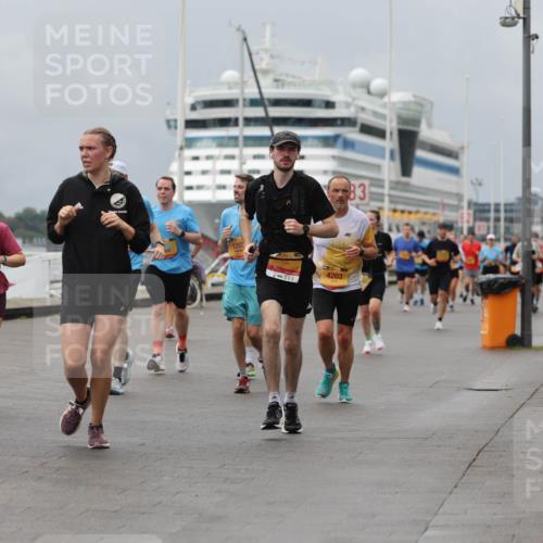13.09.2026 - Kiel Lauf Andreas Tolksdorf http://msf.ph/oto/10468719 13.09.2026 12:08:50 Kiellinie 8945, 1207, 4203, 83 meine-sportfotos.de