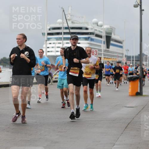 13.09.2026 - Kiel Lauf Andreas Tolksdorf http://msf.ph/oto/10468722 13.09.2026 12:08:51 Kiellinie 8945, 120, 4203, 3 meine-sportfotos.de