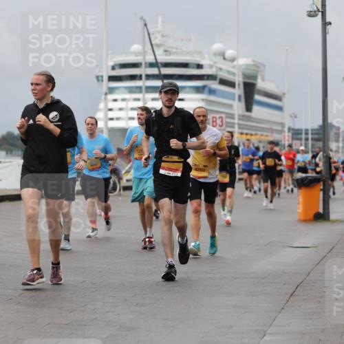 13.09.2026 - Kiel Lauf Andreas Tolksdorf http://msf.ph/oto/10468728 13.09.2026 12:08:51 Kiellinie 8945, 120, 4203, 3 meine-sportfotos.de