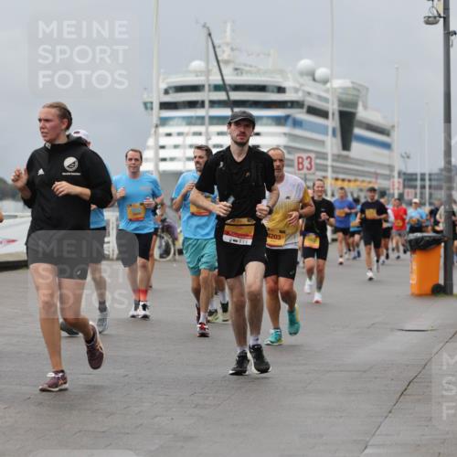 13.09.2026 - Kiel Lauf Andreas Tolksdorf http://msf.ph/oto/10468736 13.09.2026 12:08:51 Kiellinie 4, 8945, 39, 4203, 3 meine-sportfotos.de